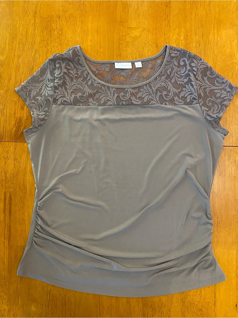New York & Company Gray Lace Yoke, Cap Sleeve Top, Sz XL